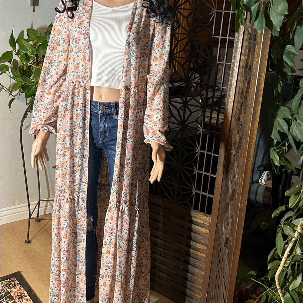 NWOT WILD FABLE FLORAL KIMONO M-L